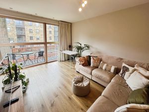 Lounge- click for photo gallery